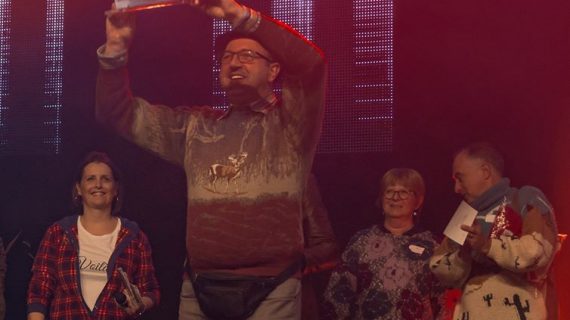 Чемпионат мира по самому некрасивому свитеру Чемпионат мира по самому некрасивому свитеру