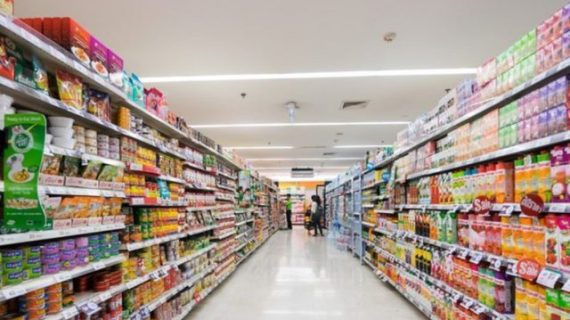 В этом магазине продаются только просроченные товары В этом магазине продаются только просроченные товары